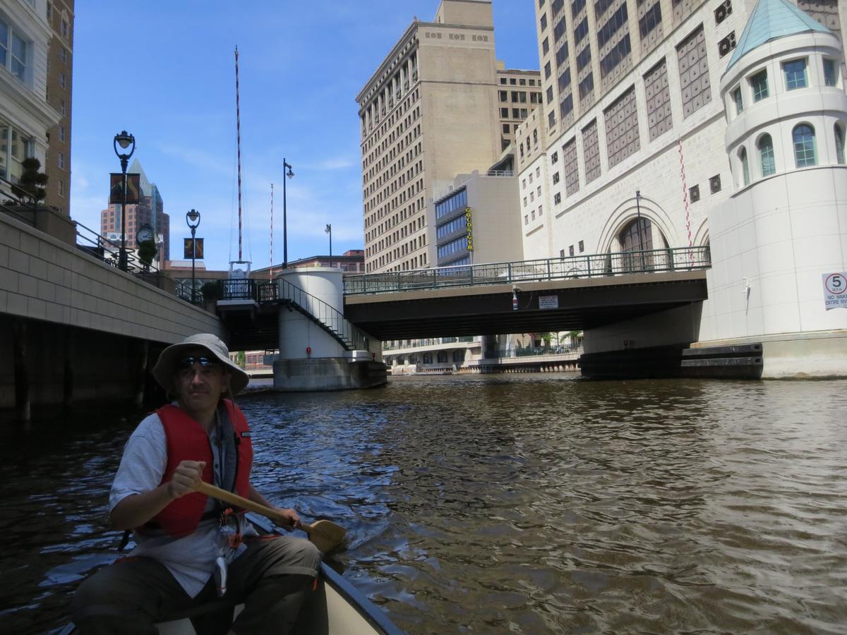 Several outfitters and rental companies offer canoe and kayak rentals, as well as guided trips, along the Milwaukee River. (Courtesy of Kevin Revolinski)