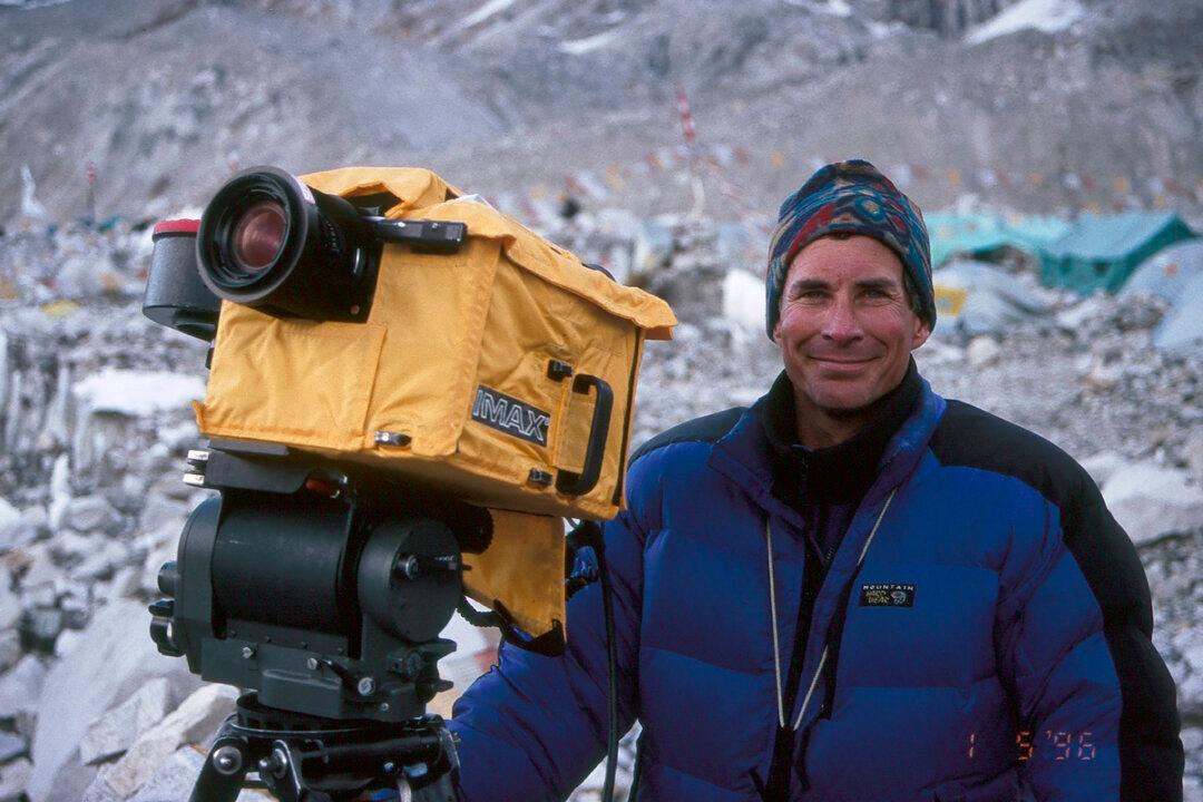 David Breashears, Mountaineer and Filmmaker Who Co-produced Mount Everest Documentary, Dies at 68