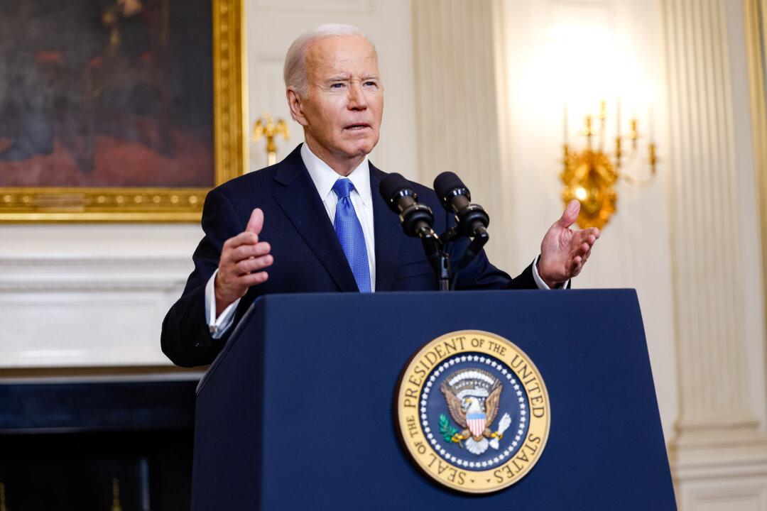 Biden Signs $95 Billion Foreign Aid Bill Into Law