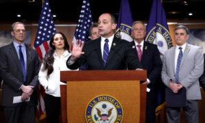 House Freedom Caucus Warns Johnson Against Attaching Ukraine to Israel Funding