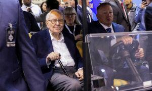 Warren Buffett, Flush With Cash, Also Owns More Treasury Bills Than the Federal Reserve
