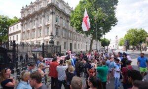 Protesters Gather Outside Downing Street After Tommy Robinson ‘Held by Police’