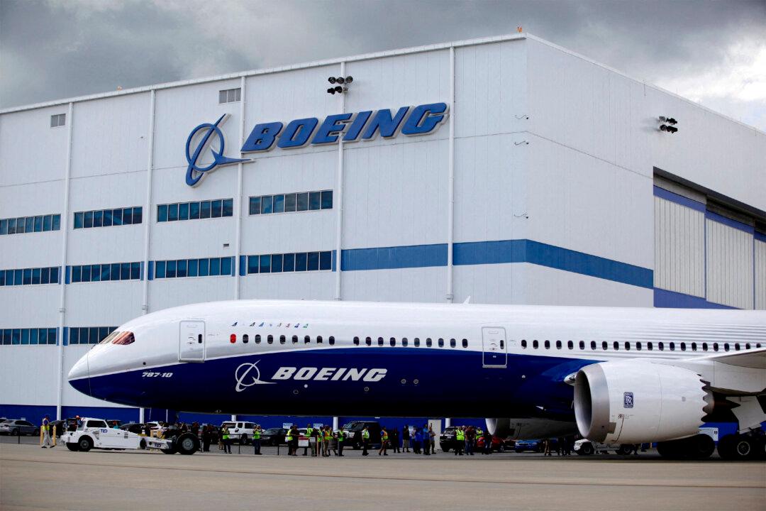 Uzbekistan Strikes $8.5 Billion Deal With Boeing to Buy 22 Dreamliners