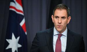 Australian Treasurer in Washington Pushing for Exemption as US Tariff Decision Nears
