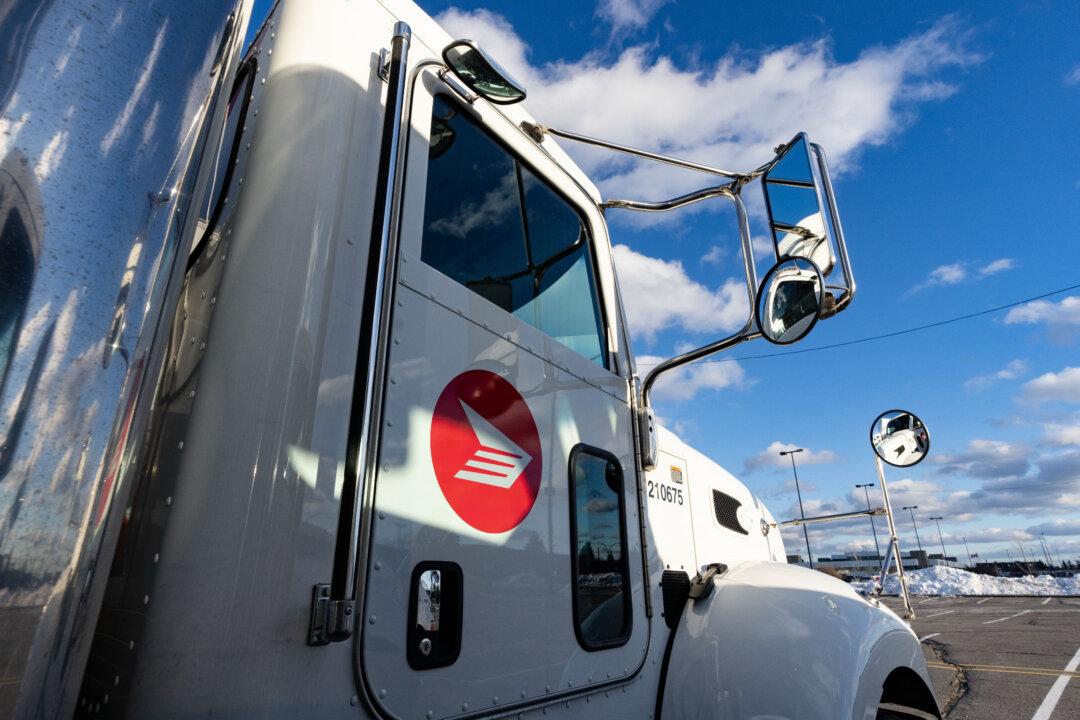 Canada Post Union Tables New Offers Seeking Higher Wages