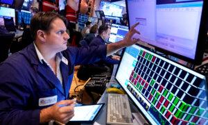 Fiscal Fears, Central Bank Policies Send Jitters Through Global Bond Market