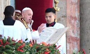 In Christmas Message, Pope Francis Calls for End to Wars in Ukraine, Gaza