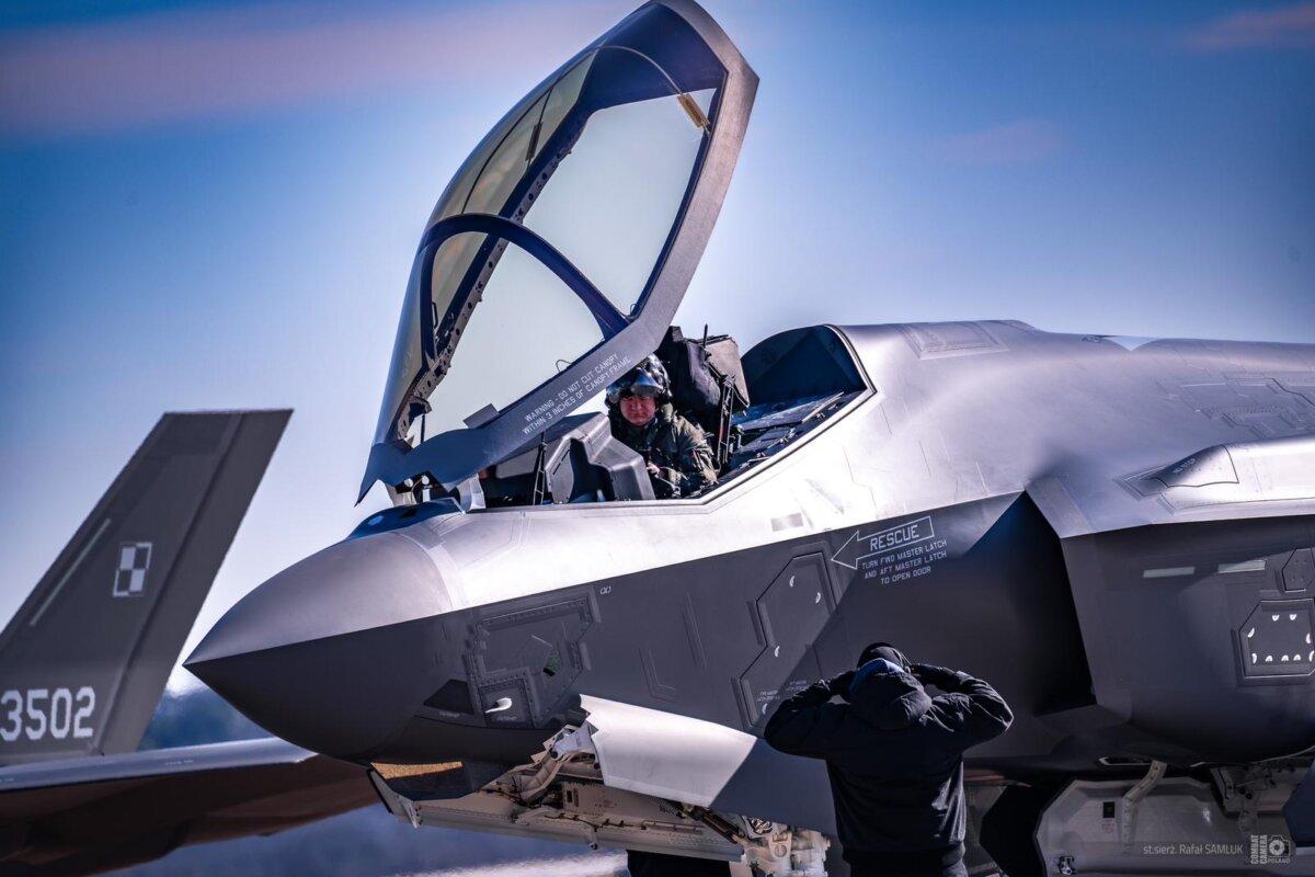 A Polish pilot makes the first flight at the controls of an F-35 Lightning II fighter jet—known as a Husarz—at Ebbing Air National Guard Base in Fort Smith, Ark., on Jan. 31, 2025. (Courtesy of Polish Ministry of Defense/Flickr)