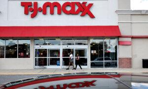 Retail Roundup: Consumer and Food Retailers Pressured by Walmart’s 2025 Outlook