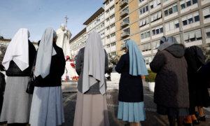 Pope Francis Still Critical but Shows ‘Slight Improvement’, Vatican Says