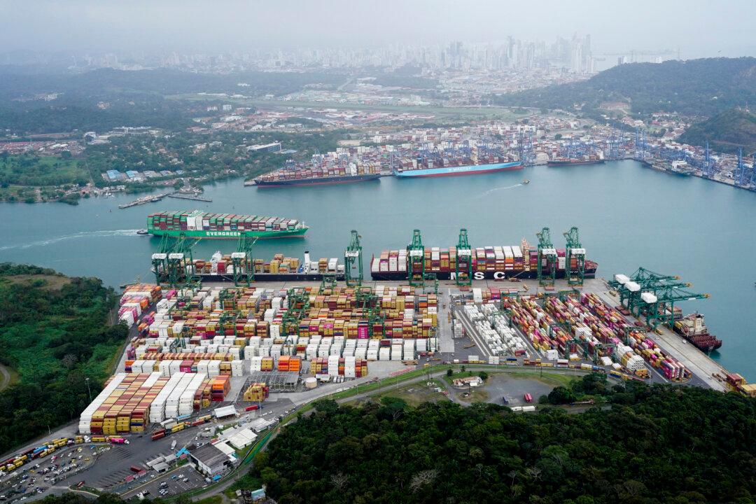 Panamanian President Backs Lawsuits That Threaten Sale of Panama Canal Ports
