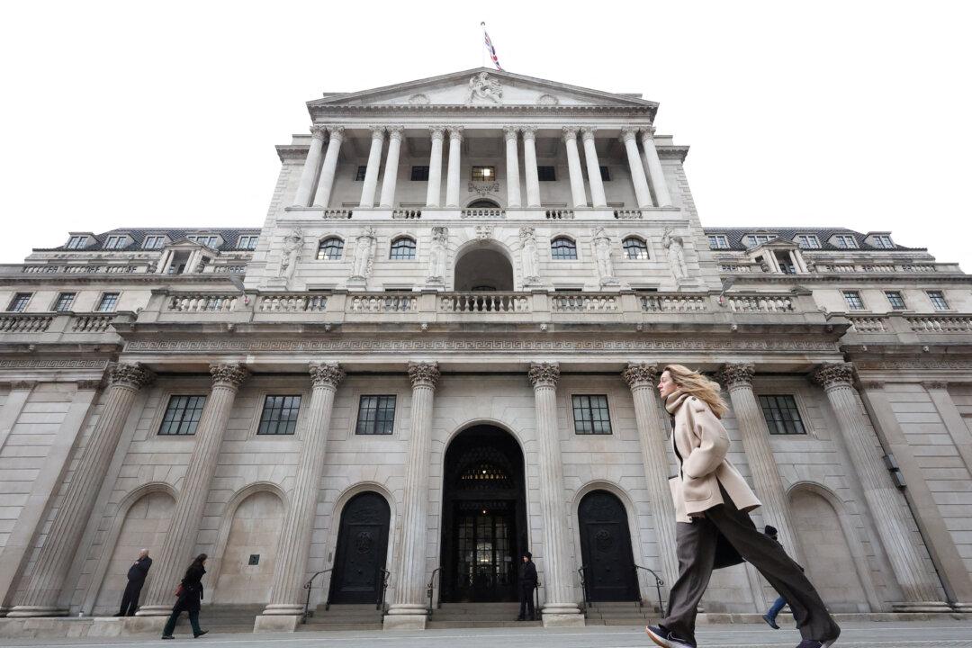 Bank of England, IMF Fear Market Correction as AI Bubble Talk Intensifies