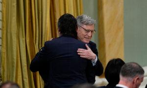 Mark Carney Will Maintain Oil and Gas Emissions Cap, Environment Minister Says