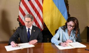 US, Ukraine Sign Minerals Deal