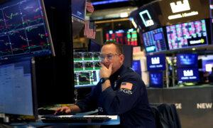 US Stocks Fall for 2nd Straight Day After Global Tariff News