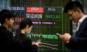 Beijing Attempting to Offset Tariffs With Yuan Devaluation, Say Analysts