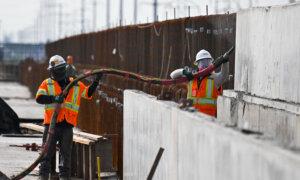 Trump Orders Technological Upgrades in Infrastructure Permitting Processes