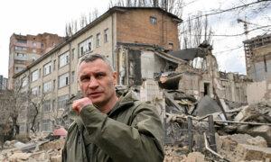 Kyiv Mayor Says Ukraine May Have to Temporarily Cede Land to Secure Peace