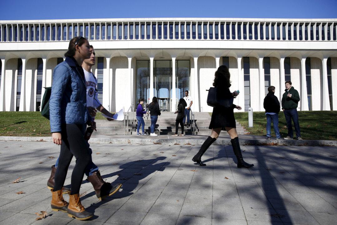 Arrival of International Students Dropped by 19 Percent in August