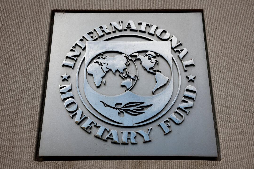 IMF Warns of Slower Growth for Australia, New Zealand