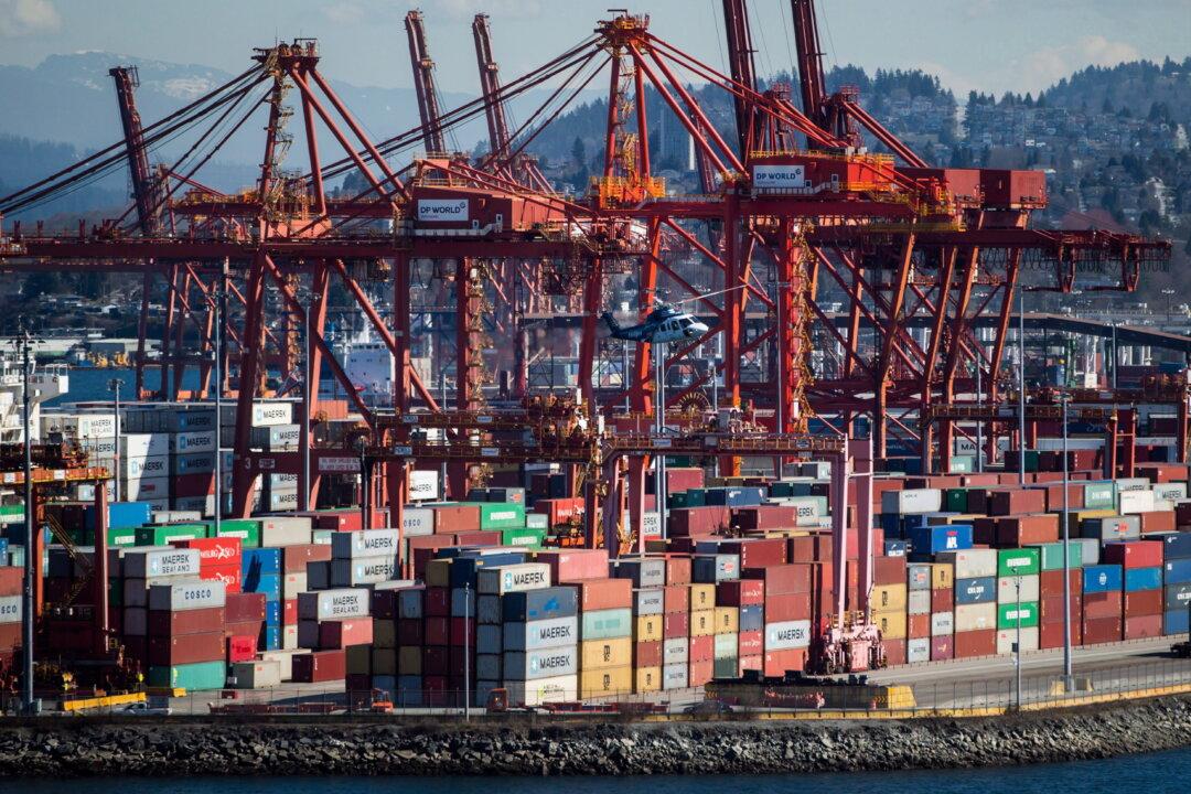 Canada’s Current Account Deficit Reached Record in June Amid Trade Dispute