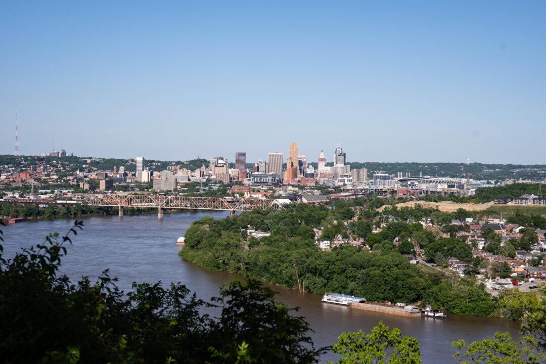 More Americans Plan Summer ‘Staycations;’ Cincinnati Named Top Spot: Survey