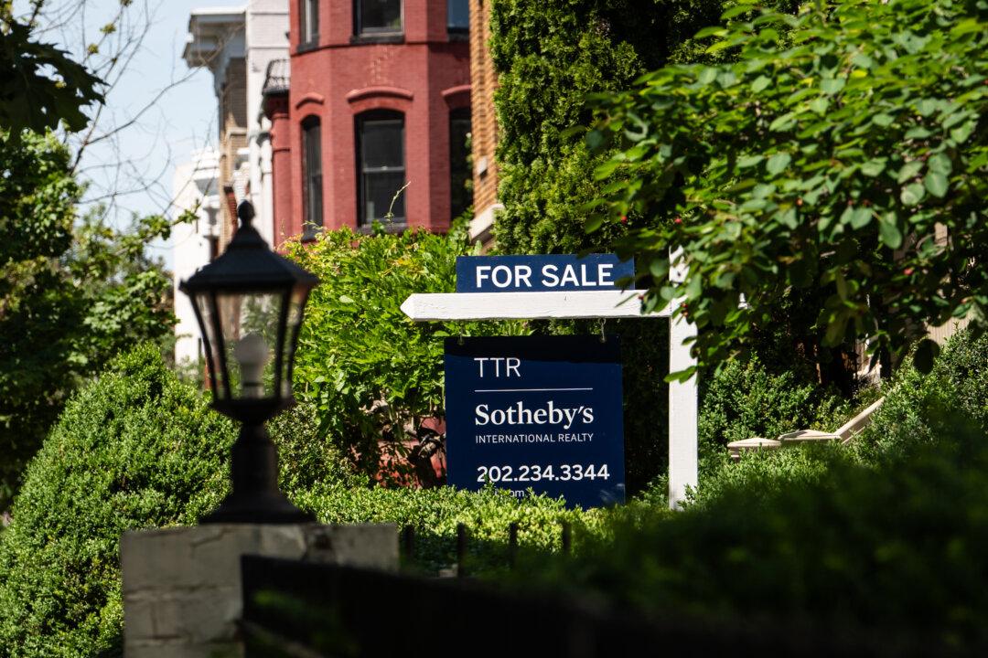 New US Home Listings See Biggest Rise in More Than 3 Months