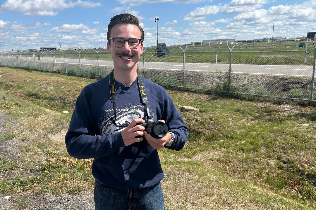 ‘Gold Standard’: Plane Spotters in Calgary Hope for Glimpse of Air Force 1 at G7