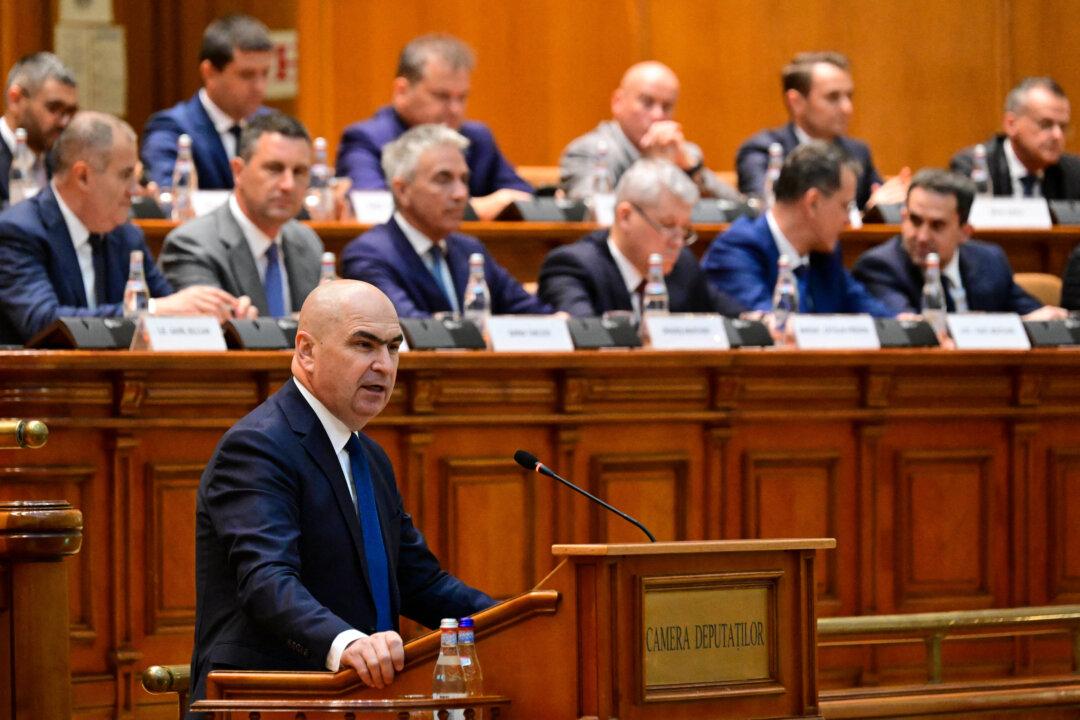 New Romanian Government Defends Tax Rise Plan, Survives No-Confidence Vote