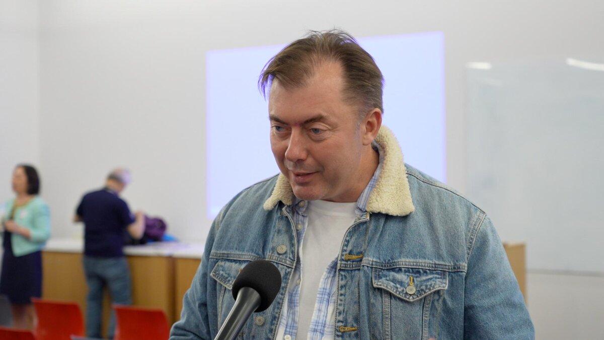 Former MP Rob Anders at a screening of the documentary “State Organs” at the Calgary Central Library on June 23, 2025. (NTD News)