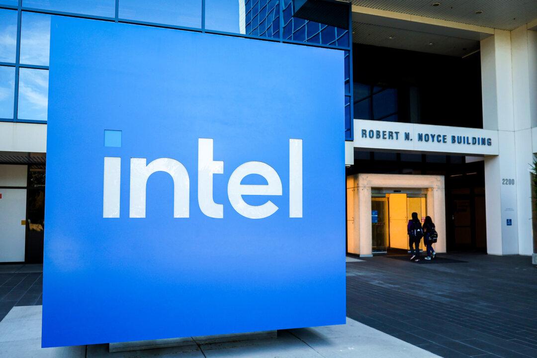 Intel Shares Plunge on Layoffs, Foundry Pullback