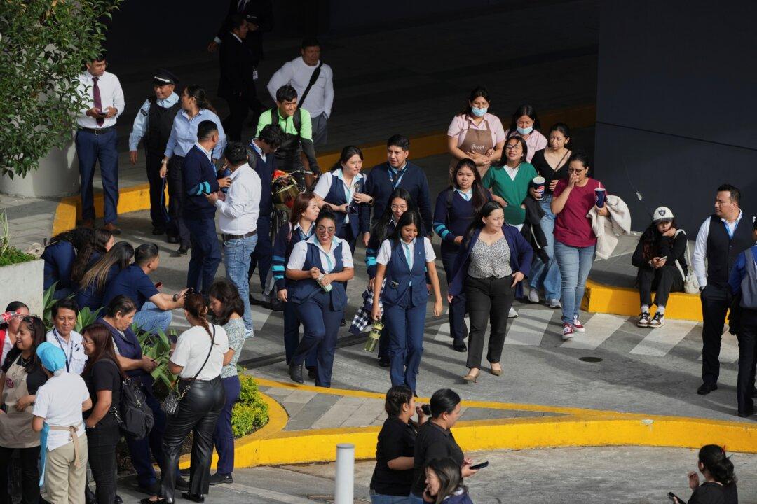 More Than 37 Earthquakes, Aftershocks Reported in Guatemala, 2 Dead