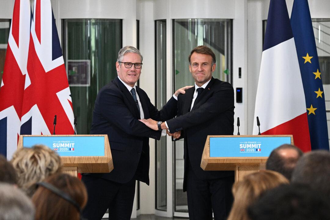 UK and France Strike Deal to Curb Migrants From Illegally Crossing English Channel