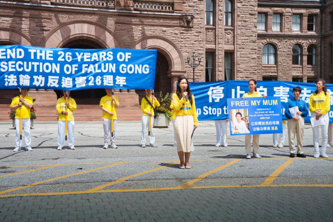 ‘We Remember Those Lives That Were Lost’: Hundreds Gather in Toronto to Call for End to 26-Year Persecution of Falun Gong