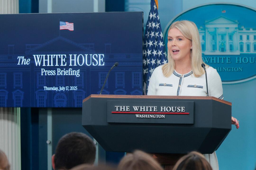 Trump Undergoes Medical Exam After Swelling in Legs