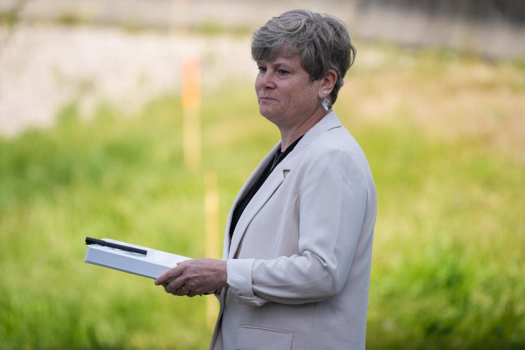 Drug Body Members Quit, BC Minister Apologizes to Family of Girl With Rare Disease