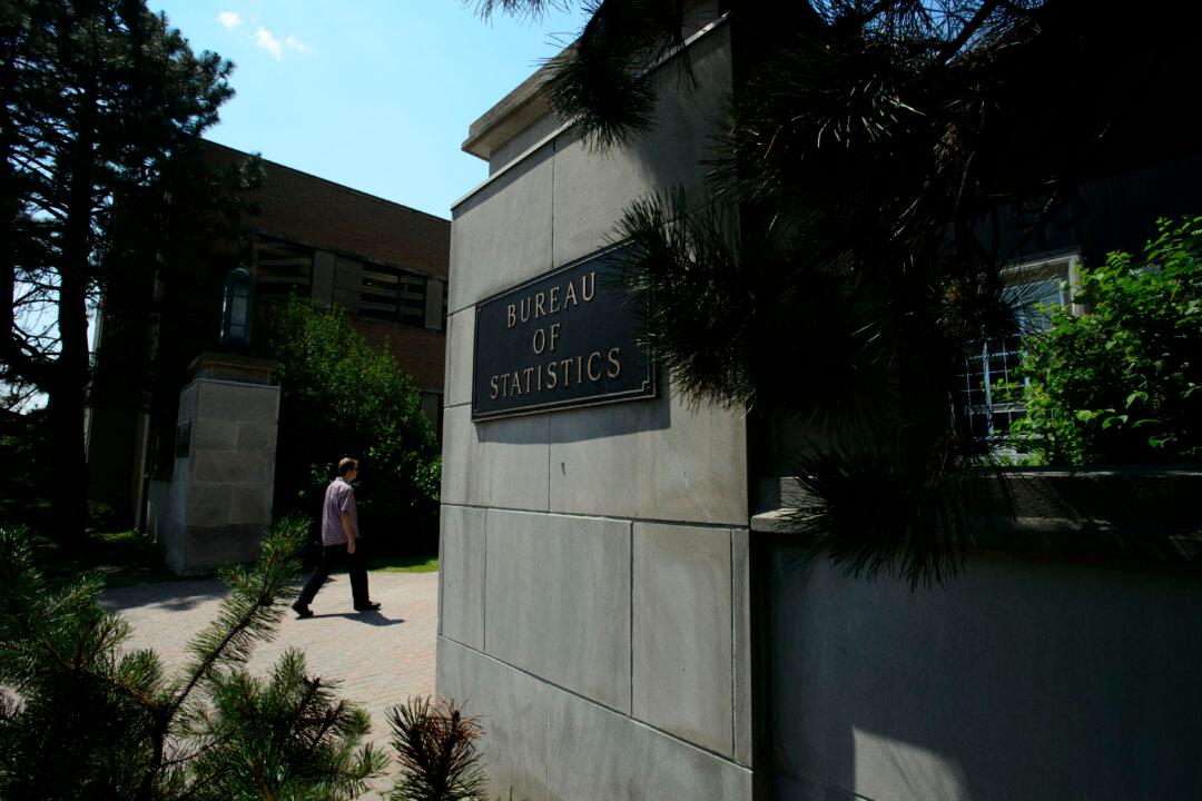 Statistics Canada to End Most Term, Casual Employment Contracts by October