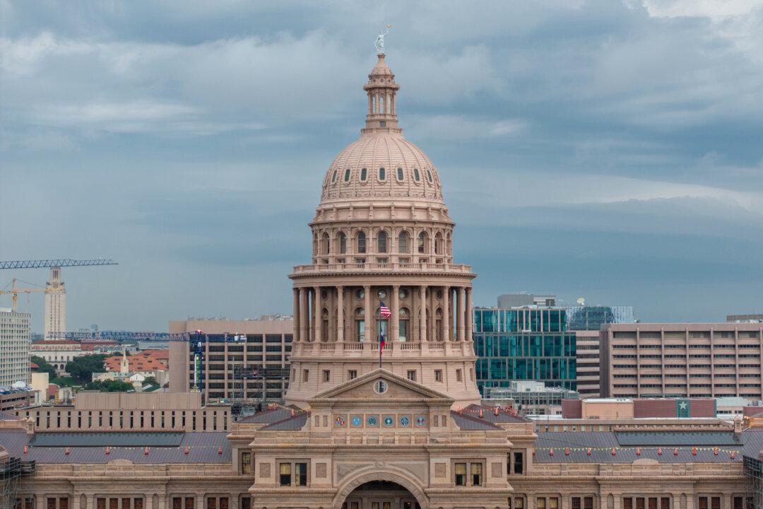 Texas Seeks Arrest of Fleeing Democrats Amid Redistricting Showdown