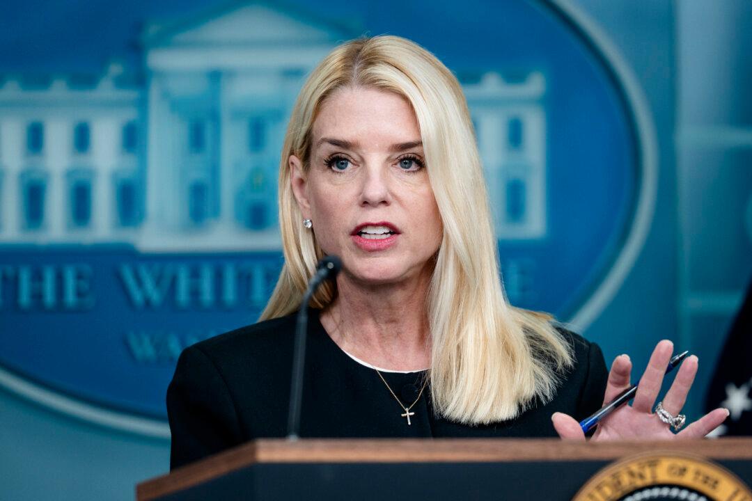 US AG Bondi Expands Anti-Human Trafficking Efforts, Warns of Worsening Situation Along Canada-US Border