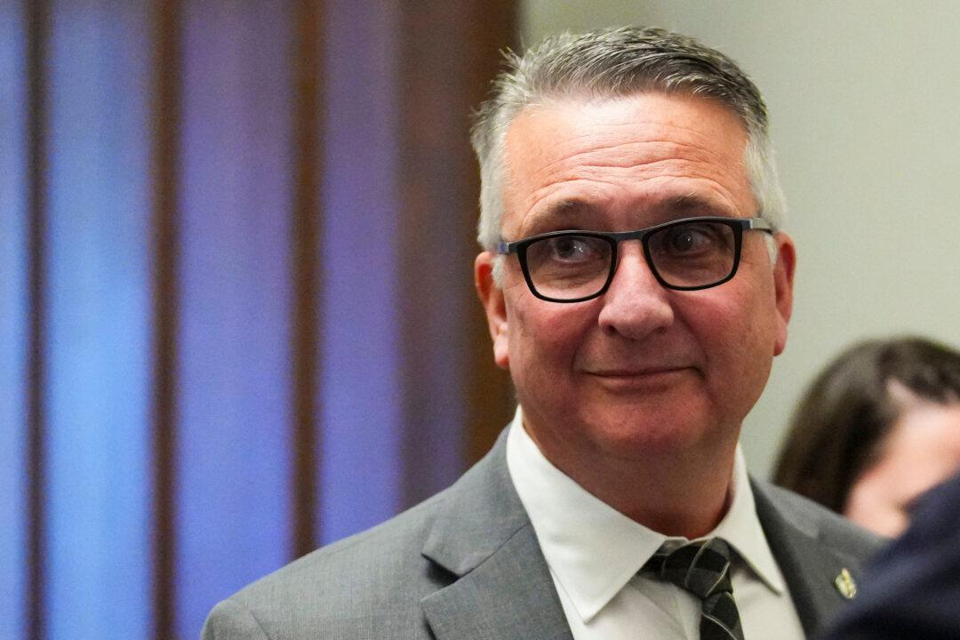 Federal Ministers Meet With Canola Lobby to Discuss New China Tariffs