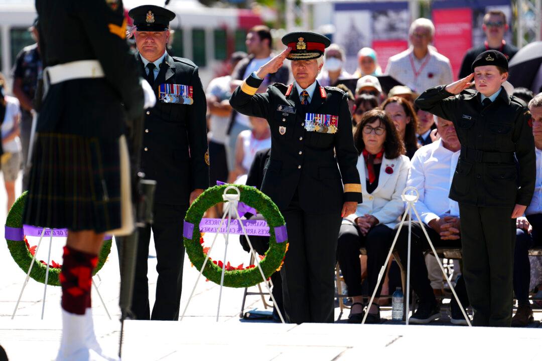 Canadians Mark 80th Anniversary of End to WWII in Ottawa