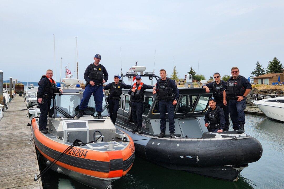 RCMP Help Rescue 12 Kayakers, Including 6 Children, Off Coast of Washington State