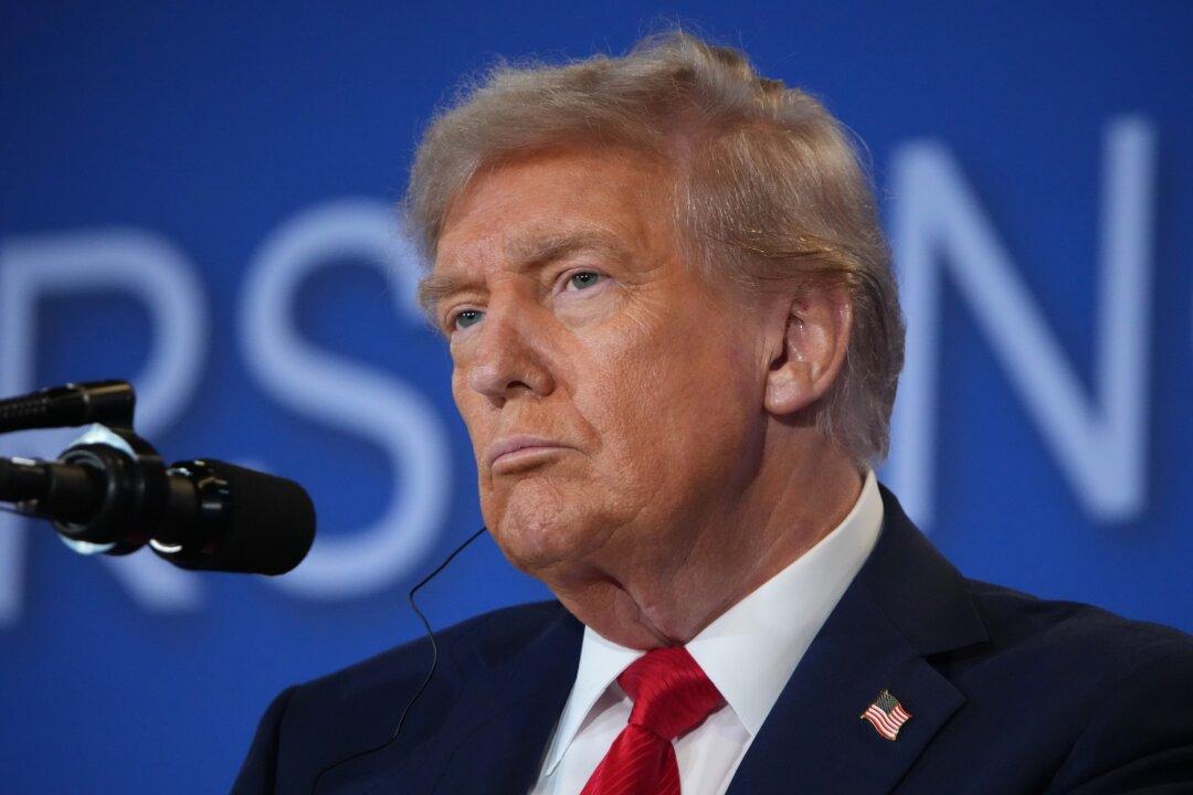 Trump Pauses Tariff Threats on China Following Putin Summit