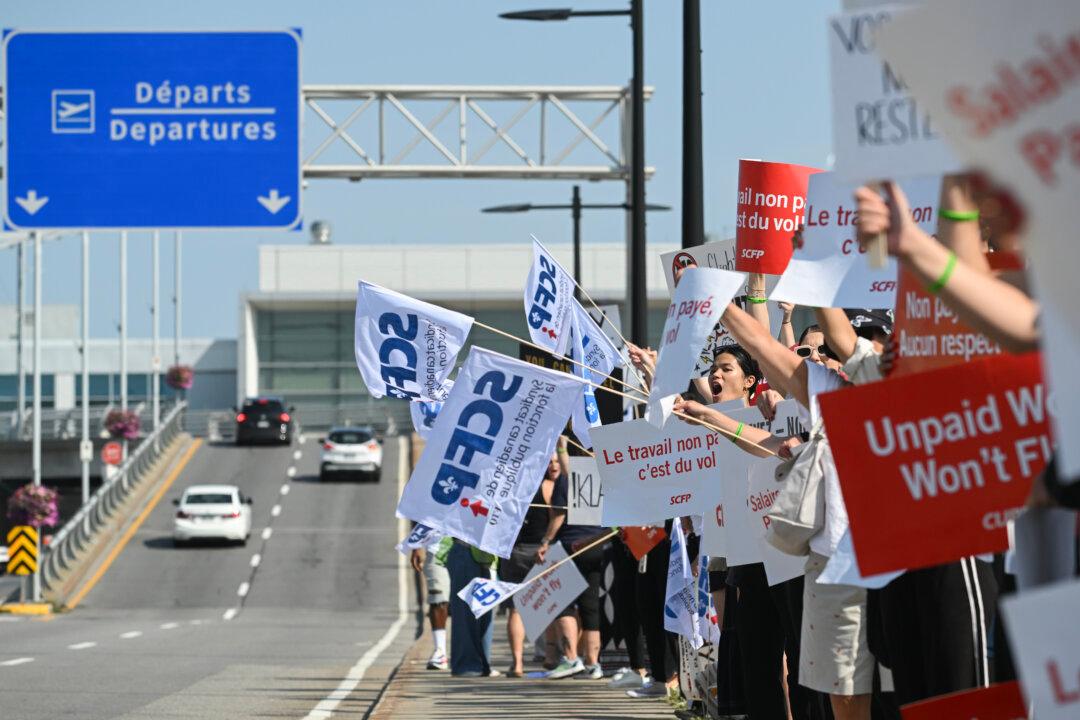 Travellers Stranded Despite Federal Intervention Into Air Canada Labour Strife