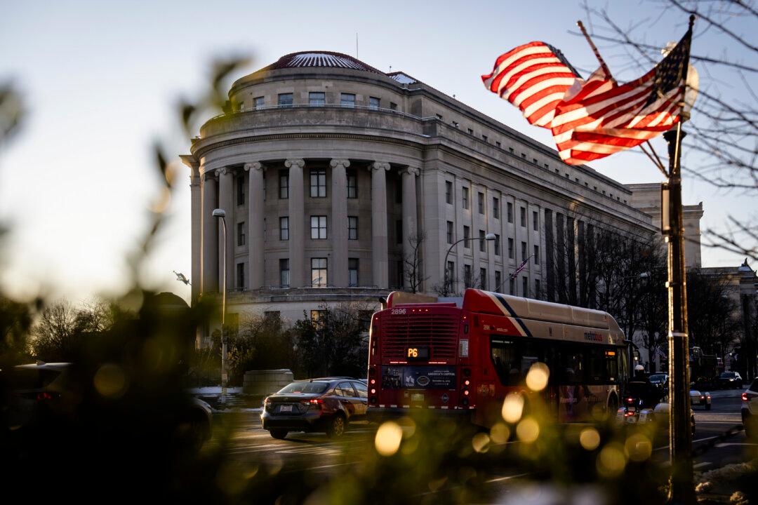 FTC Warns Tech Giants Against Foreign Government Pressure on Privacy, Censorship