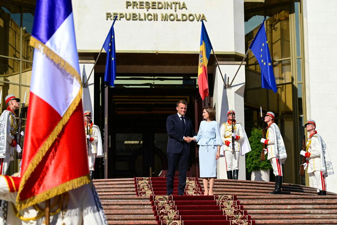 Macron, Merz, Tusk Visit Moldova, Pledge Support for EU Membership Bid