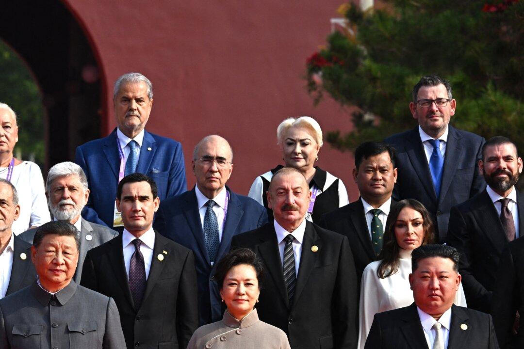 Ex-Labor Leader at Beijing Parade Unlikely to Impact US-ANZAC Ties: Analysts