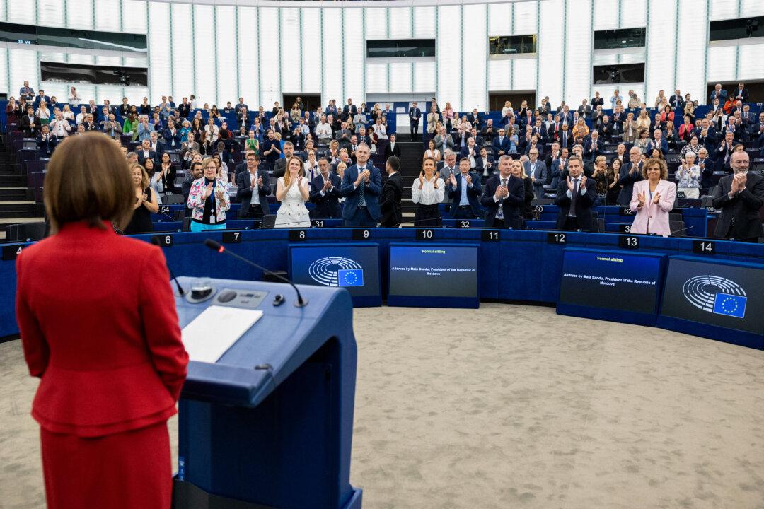 Moldovan President Accuses Russia of Threatening Independence Ahead of Election