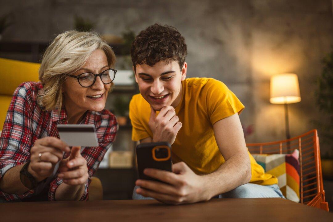 Guiding Your Teen on the Path to Financial Wellness