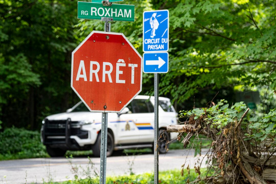 RCMP Arrest 16 People Trying to Cross Canada-US Border Into Quebec